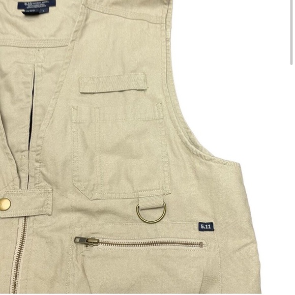 Excellent Preowned Condition 5.11 Tactical Vest Size Large. Quality built. - Picture 3 of 8